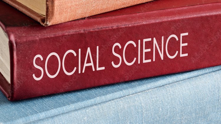 Buchrücken auf dem Social Science steht