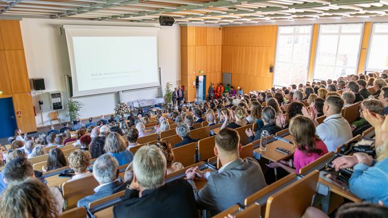 Das Audimax am Campus Salzgitter war bei der Abschlussfeier sehr gut besucht.