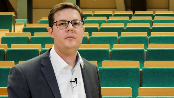 Porträtaufnahme der interviewten Person.