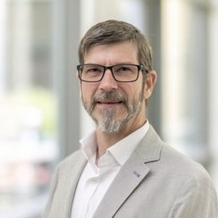 Prof. Dr.-Ing. Thomas Benda [TEST]